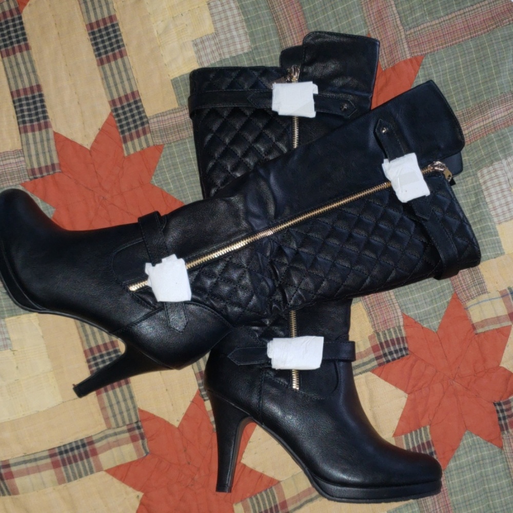 Size 9 womens black high heeled fashion boots